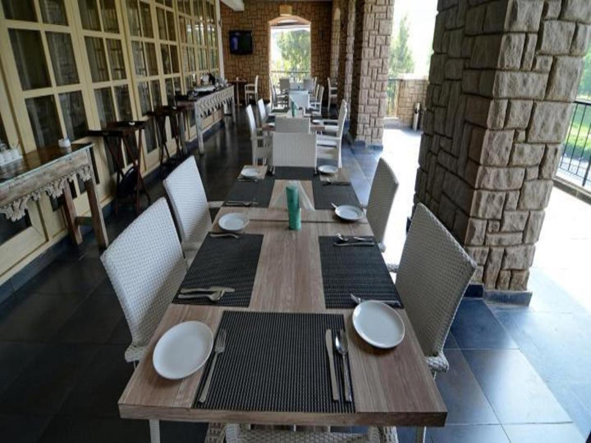 Oxford Golf Resort Pirangut Esterno foto