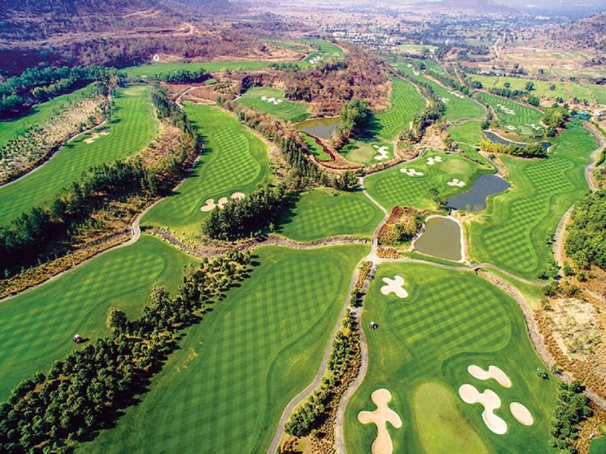 Oxford Golf Resort Pirangut Esterno foto