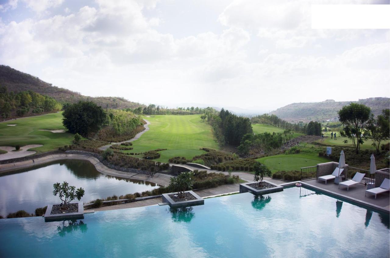 Oxford Golf Resort Pirangut Esterno foto