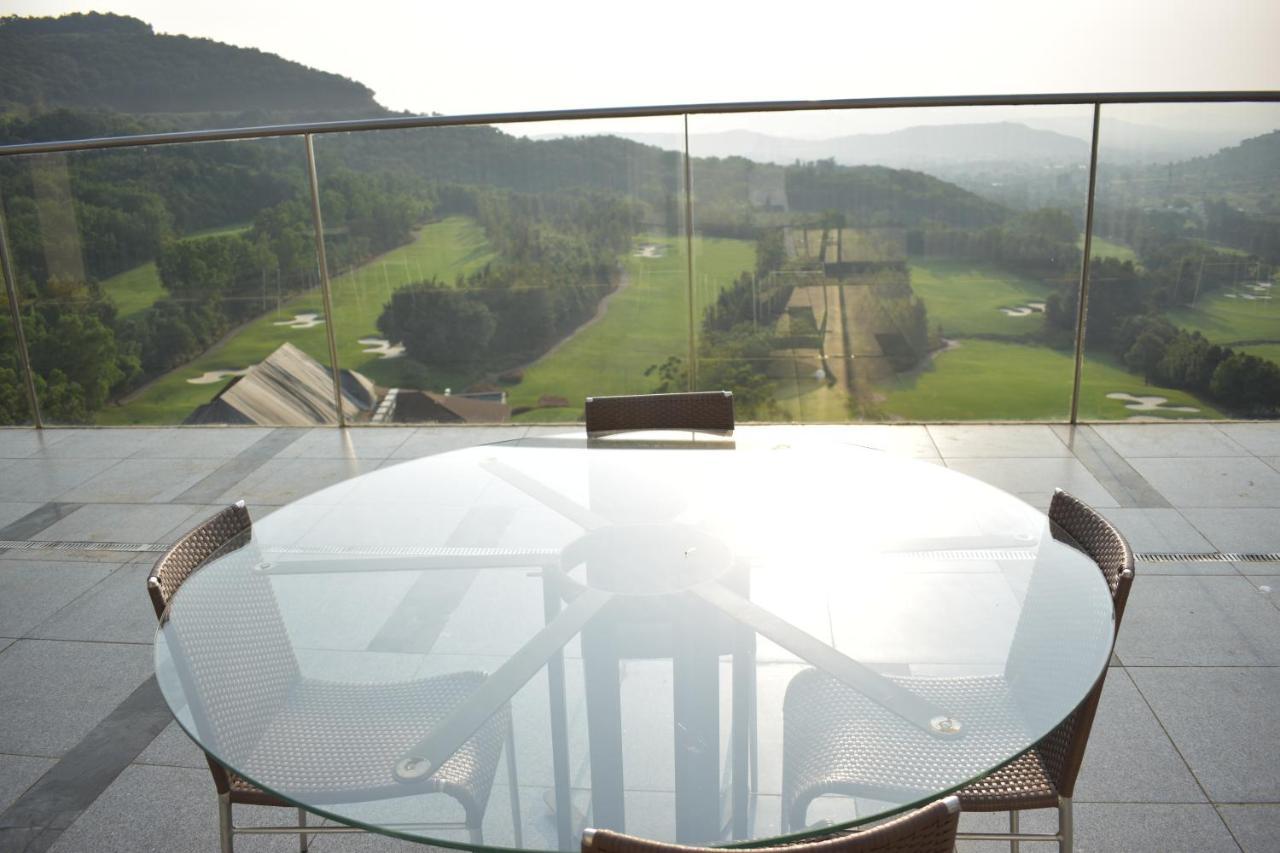 Oxford Golf Resort Pirangut Esterno foto