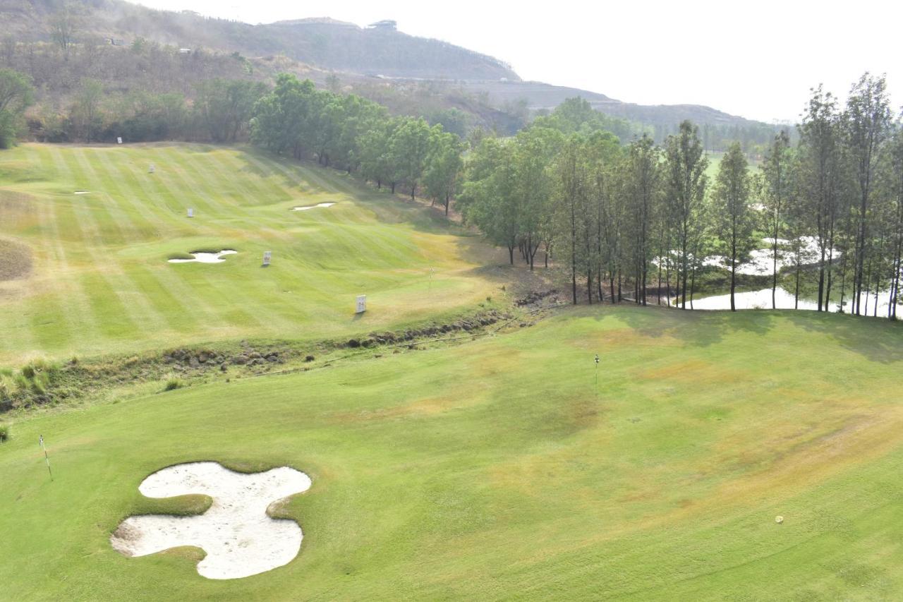 Oxford Golf Resort Pirangut Esterno foto
